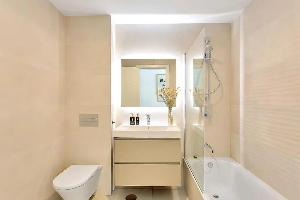 Beachside Retreat In Elviria, Near All Amenities! Marbella 0*,