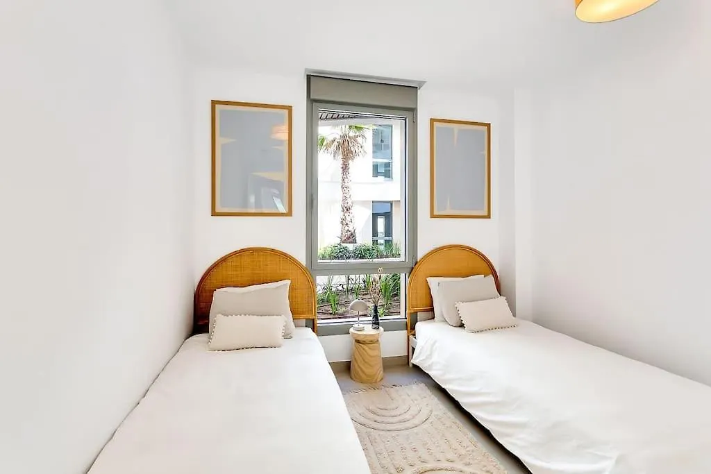 Apartment Beachside Retreat In Elviria, Near All Amenities! Marbella